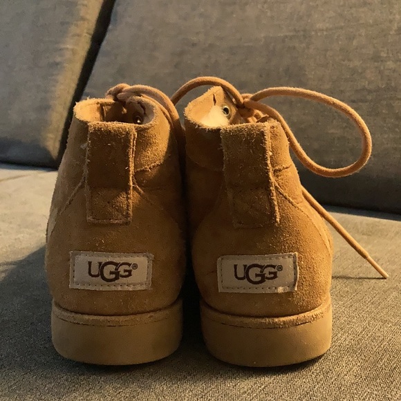 Ugg Lace Boot - Picture 3 of 4